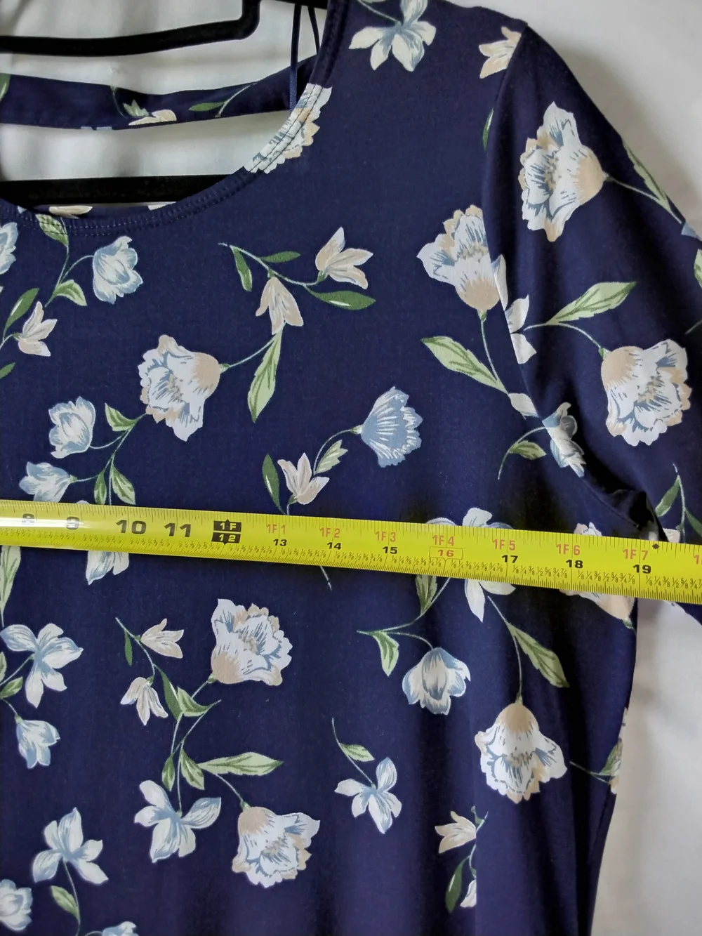 nine britton Navy Blue Floral Shift Dress